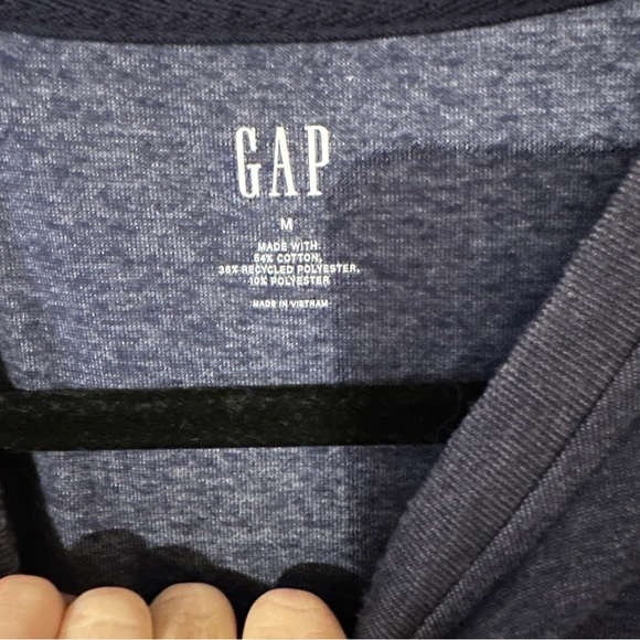 GAP Henley 3 button long sleeve Men M - Picture 8 of 9